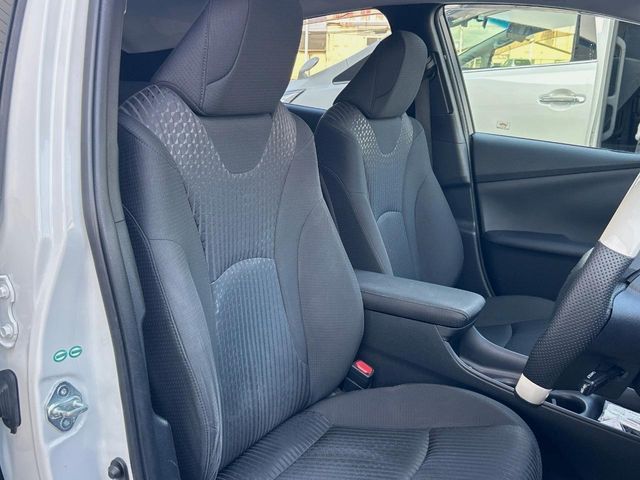 TOYOTA PRIUS 2017 Image 31