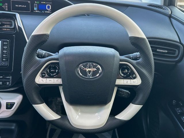 TOYOTA PRIUS 2017 Image 31