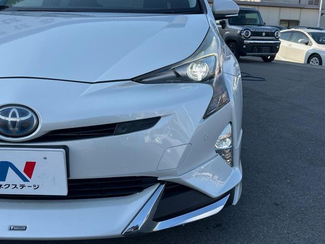 TOYOTA PRIUS 2017 Image 31