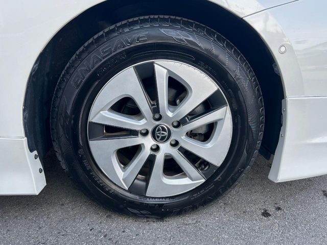 TOYOTA PRIUS 2017 Image 31