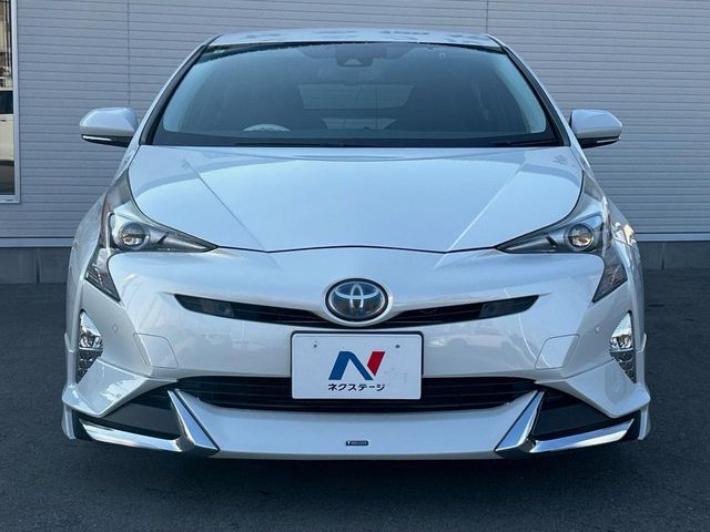 TOYOTA PRIUS 2017 Image 31