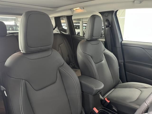 JEEP RENEGADE 2025 Image 31