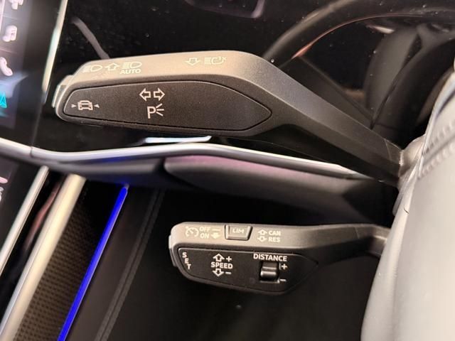 AUDI S8 2022 Image 31