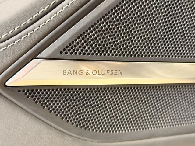 AUDI S8 2022 Image 31