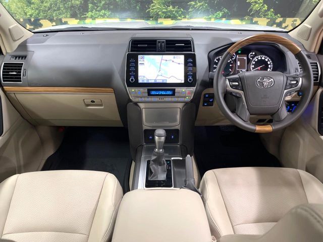 TOYOTA LANDCRUISER PRADO 2023 Image 31