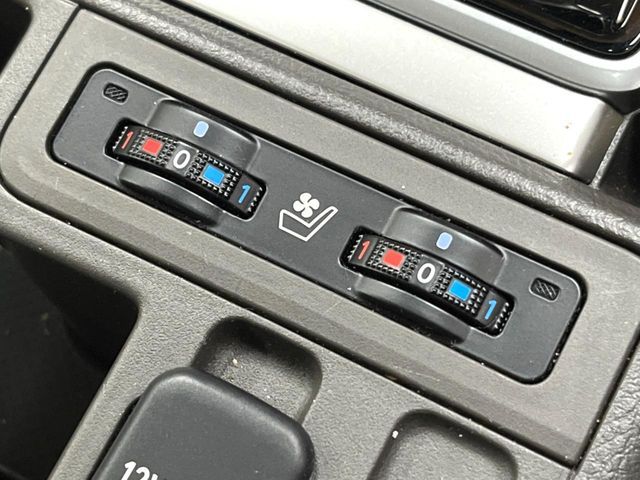 TOYOTA LANDCRUISER PRADO 2023 Image 31