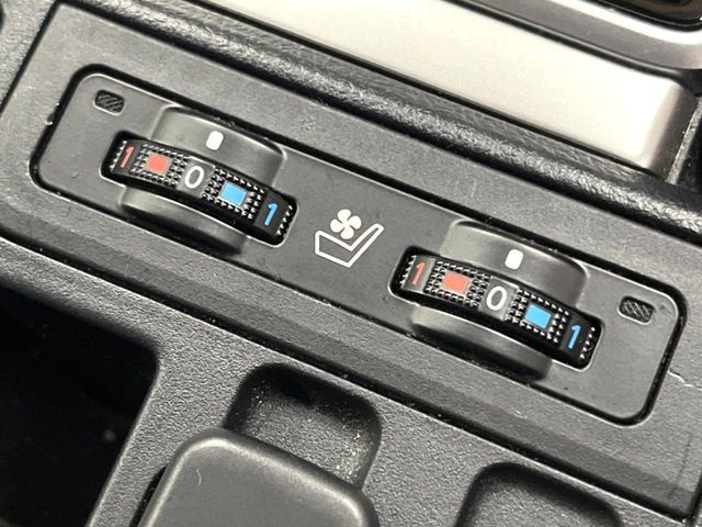 TOYOTA LANDCRUISER PRADO 2023 Image 31