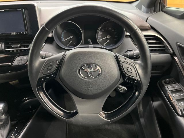TOYOTA C-HR 2017 Image 31