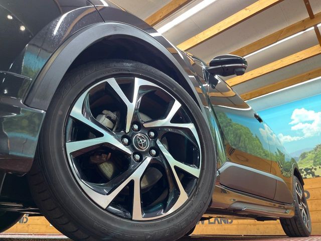TOYOTA C-HR 2017 Image 31