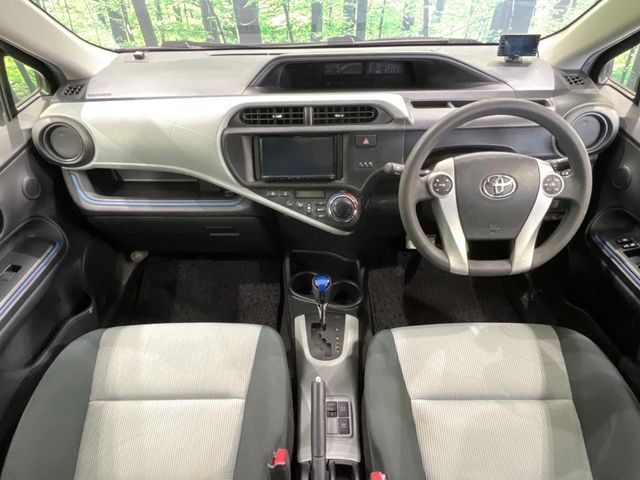 TOYOTA AQUA 2013 Image 31