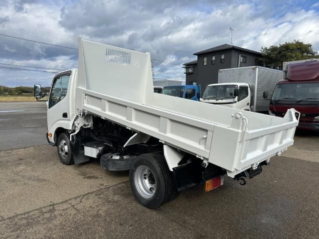 HINO DUTRO 2011 Image 31