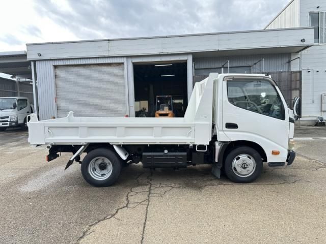 HINO DUTRO 2011 Image 31