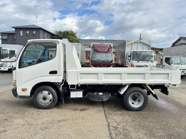 HINO DUTRO 2011 Image 31