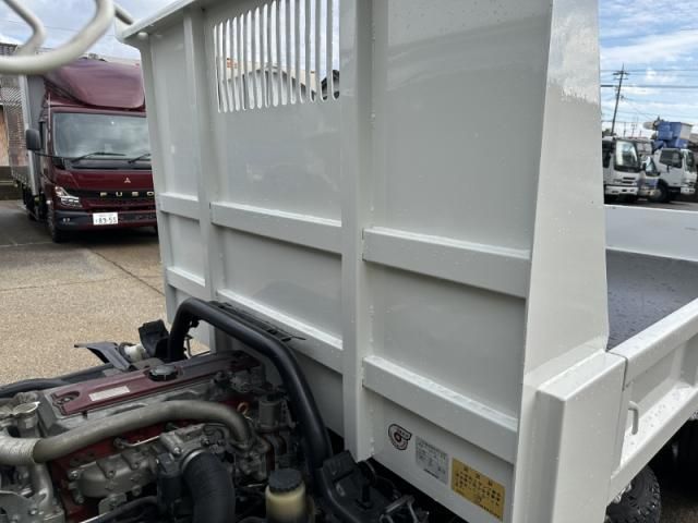 HINO DUTRO 2011 Image 31