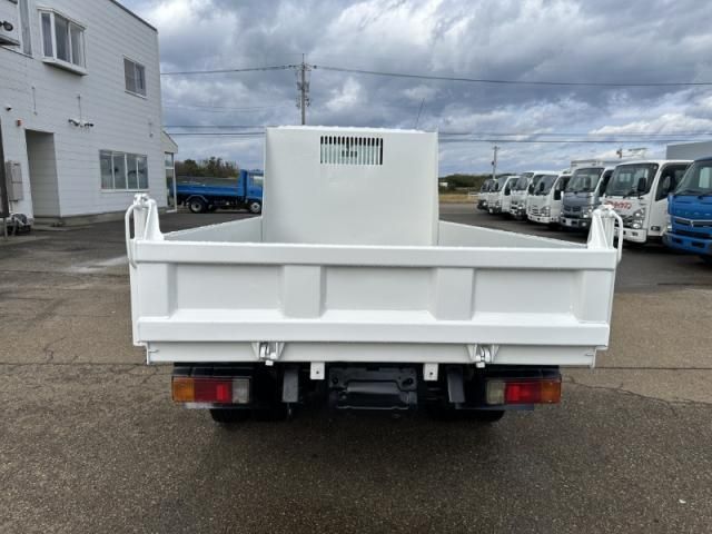 HINO DUTRO 2011 Image 31