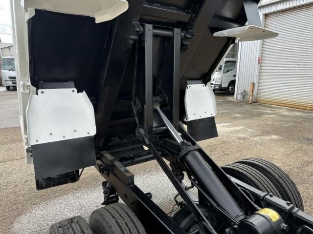 HINO DUTRO 2011 Image 31