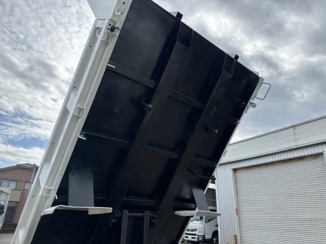 HINO DUTRO 2011 Image 31