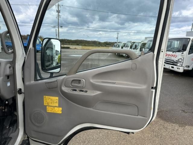 HINO DUTRO 2011 Image 31