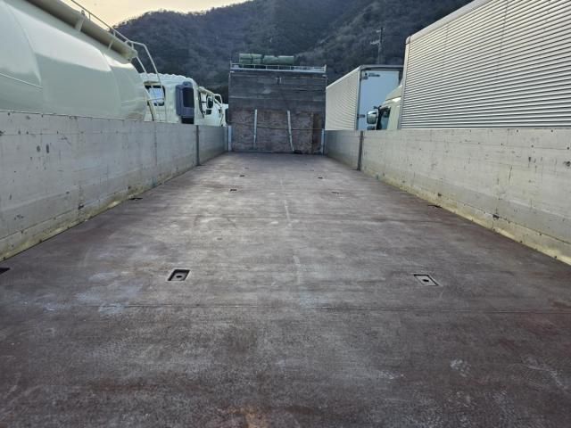 HINO PROFIA 2010 Image 31