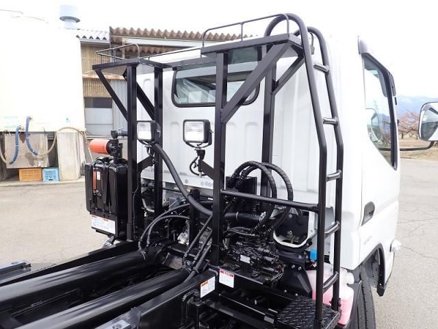 MITSUBISHI CANTER 2024 Image 31