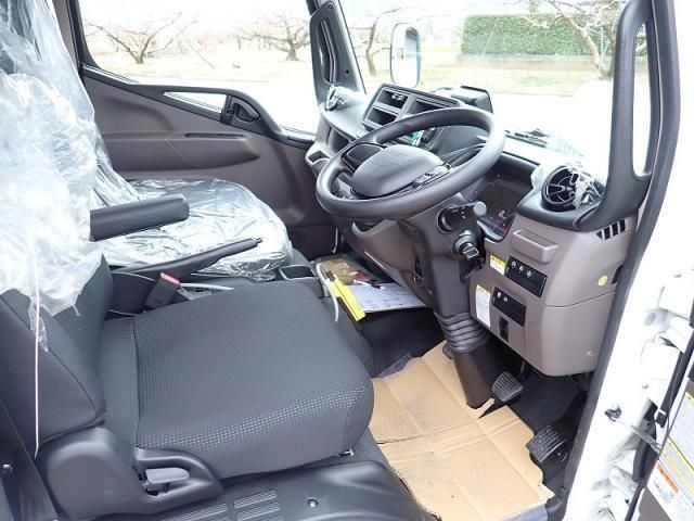 MITSUBISHI CANTER 2024 Image 31