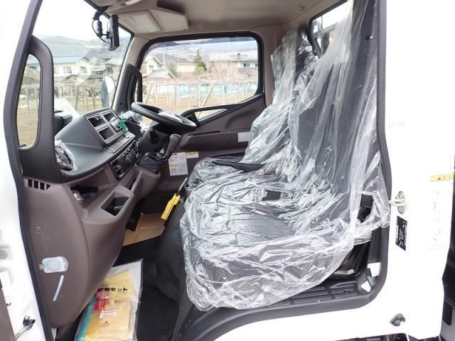 MITSUBISHI CANTER 2024 Image 31