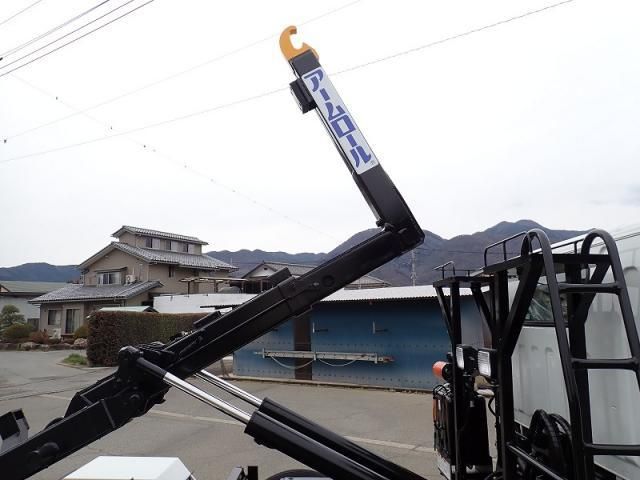 MITSUBISHI CANTER 2024 Image 31