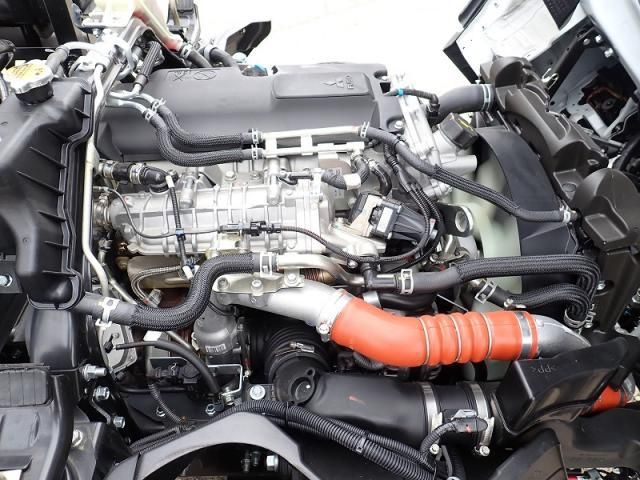 MITSUBISHI CANTER 2024 Image 31