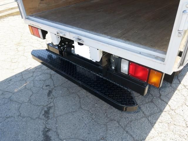 ISUZU ELF 2025 Image 31