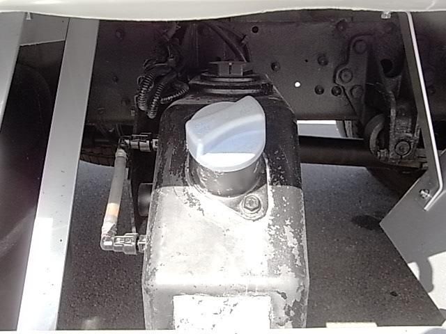 MITSUBISHI FUSOU FIGHTER 2013 Image 31