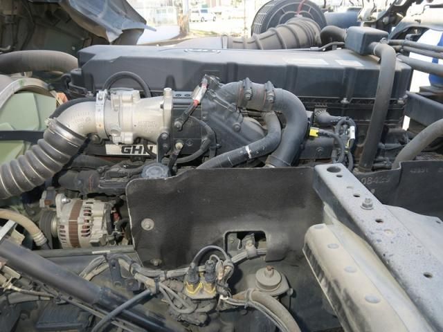 NISSAN DIESEL QUON 2018 Image 31