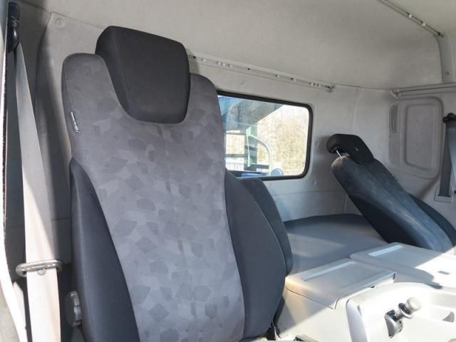 NISSAN DIESEL QUON 2018 Image 31