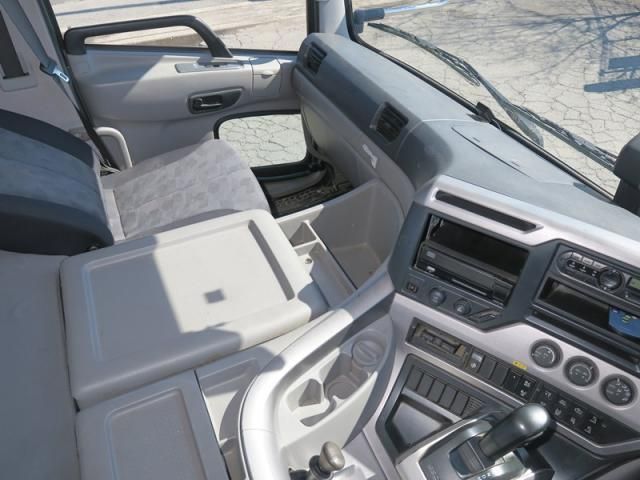 NISSAN DIESEL QUON 2018 Image 31