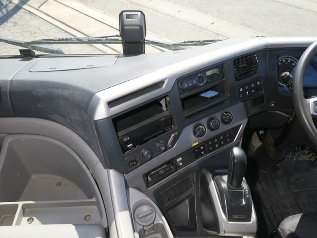 NISSAN DIESEL QUON 2018 Image 31