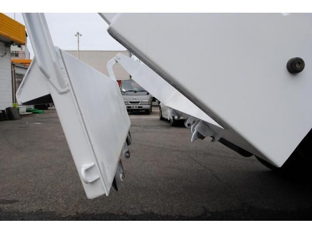 MITSUBISHI FUSOU SUPER GREAT 2013 Image 31