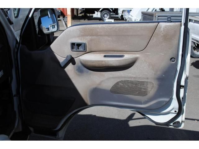 NISSAN VANETTE TRUCK 2WD 2004 Image 31