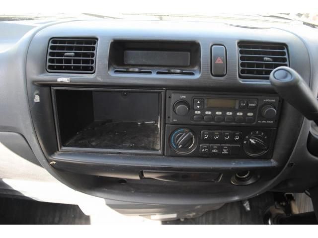 NISSAN VANETTE TRUCK 2WD 2004 Image 31