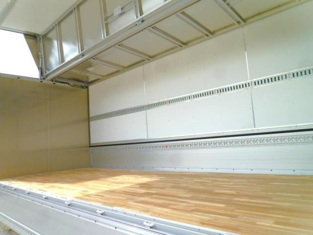 MITSUBISHI FUSOU FIGHTER 2025 Image 31