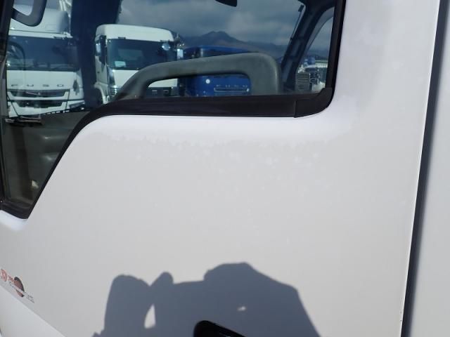 ISUZU ELF 2003 Image 31