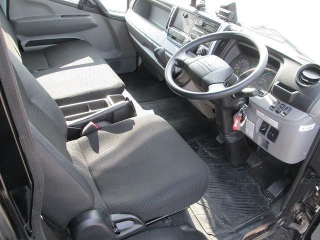 MITSUBISHI CANTER 2020 Image 31