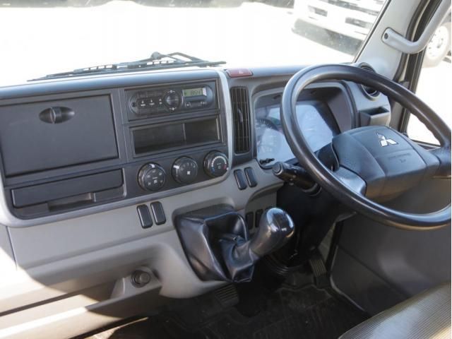 MITSUBISHI CANTER 2017 Image 31