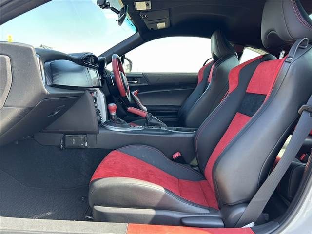 TOYOTA 86 2012 Image 31