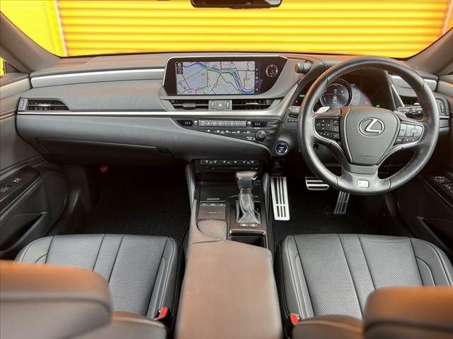 TOYOTA LEXUS ES300H 2019 Image 31