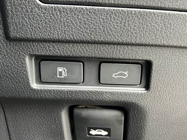 TOYOTA LEXUS ES300H 2019 Image 31