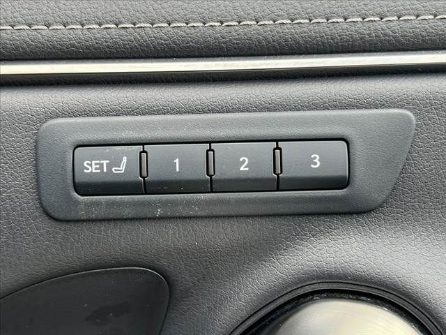 TOYOTA LEXUS ES300H 2019 Image 31