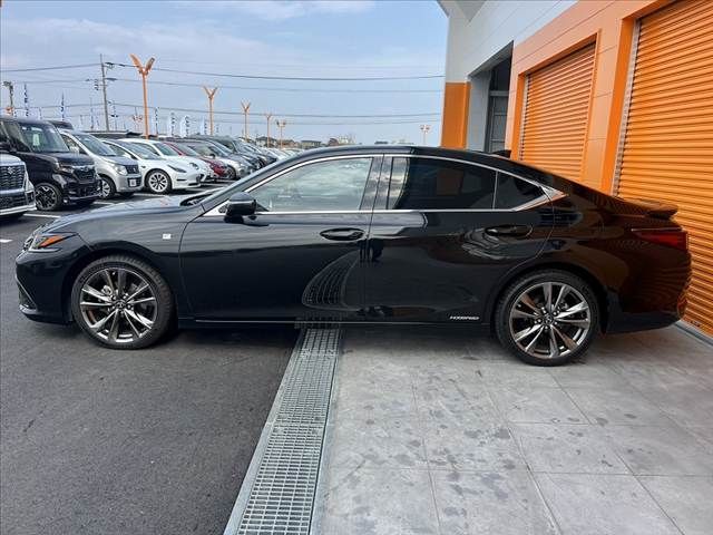 TOYOTA LEXUS ES300H 2019 Image 31