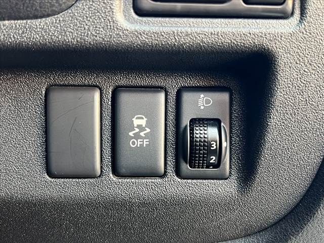 NISSAN MARCH 2014 Image 31