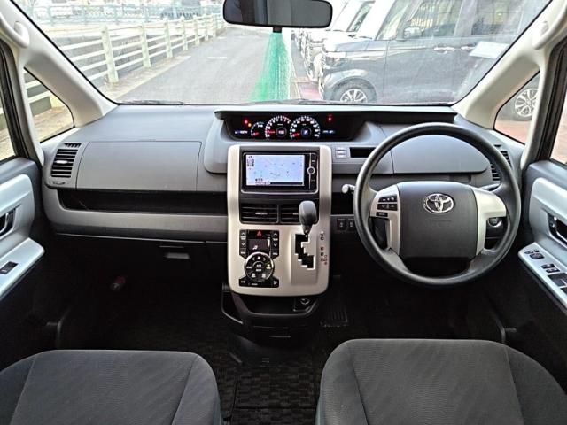 TOYOTA NOAH 2013 Image 31