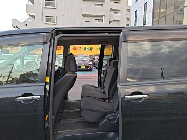 TOYOTA NOAH 2013 Image 31