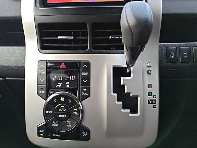 TOYOTA NOAH 2013 Image 31